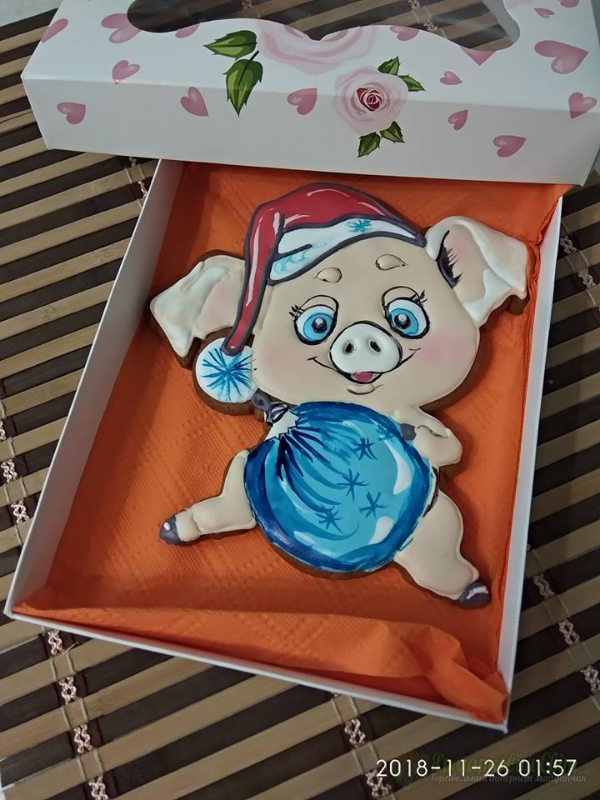 <div style=margin-left:10px><h1>Пряничные  изделия на любые праздники в наличии и под заказ от 3 дней</h1><p><a href="/catalog/podarki--suveniry/">Подарунки, сувеніри</a> » <a href="/catalog/podarki--suveniry/suveniry/">Сувеніри</a></p><i class="fa fa-map-marker"></i> Донецкая область, Мариуполь<br /><br /><div class="socdata"><script src="//yastatic.net/es5-shims/0.0.2/es5-shims.min.js"></script>
                                            <script src="//yastatic.net/share2/share.js"></script>
                                            <div class="ya-share2" data-services="facebook,gplus,twitter,lj,viber,whatsapp,skype" data-counter=""></div></div>