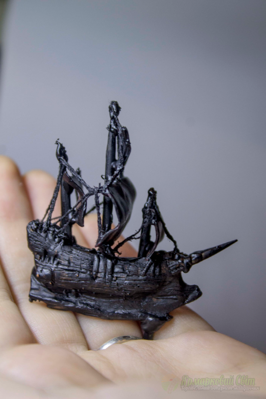 <div style=margin-left:10px><h1>Черная жемчужина</h1><p><a href="/catalog/podarki--suveniry/">Подарунки, сувеніри</a> » <a href="/catalog/podarki--suveniry/suveniry/">Сувеніри</a></p><i class="fa fa-map-marker"></i> Днепропетровская область, Днепропетровск<br /><br /><div class="socdata"><script src="//yastatic.net/es5-shims/0.0.2/es5-shims.min.js"></script>
                                            <script src="//yastatic.net/share2/share.js"></script>
                                            <div class="ya-share2" data-services="facebook,gplus,twitter,lj,viber,whatsapp,skype" data-counter=""></div></div>