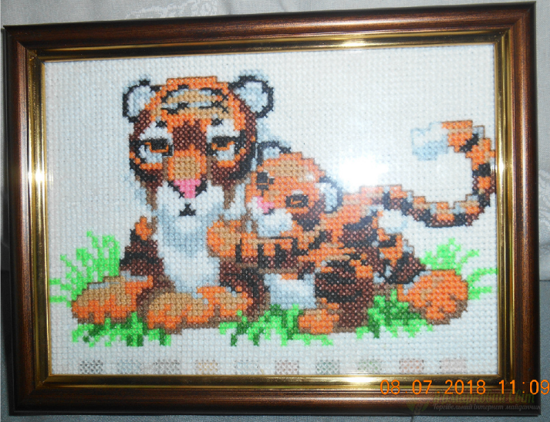 <div style=margin-left:10px><h1>"Чип и Дейл",  "Три Ангелочка",  "Тигры",</h1><p><a href="/catalog/kartiny/">Картини</a> » <a href="/catalog/kartiny/vyshitye/">Вишиті</a></p><i class="fa fa-map-marker"></i> Днепропетровская область, Кривой Рог<br /><br /><div class="socdata"><script src="//yastatic.net/es5-shims/0.0.2/es5-shims.min.js"></script>
                                            <script src="//yastatic.net/share2/share.js"></script>
                                            <div class="ya-share2" data-services="facebook,gplus,twitter,lj,viber,whatsapp,skype" data-counter=""></div></div>