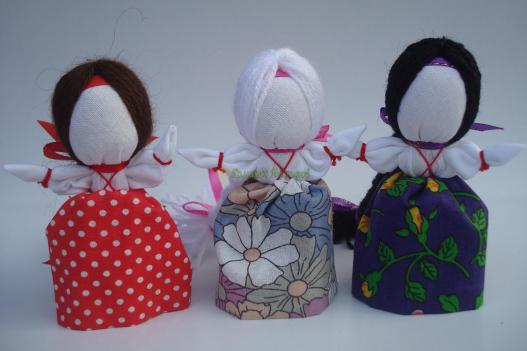 <div style=margin-left:10px><h1>Женский оберег "На счастье" Кукла-мотанка. Подарок.</h1><p><a href="/catalog/podarki--suveniry/">Подарунки, сувеніри</a> » <a href="/catalog/podarki--suveniry/podarki/">Подарунки</a></p><i class="fa fa-map-marker"></i> Днепропетровская область, Днепропетровск<br /><br /><div class="socdata"><script src="//yastatic.net/es5-shims/0.0.2/es5-shims.min.js"></script>
                                            <script src="//yastatic.net/share2/share.js"></script>
                                            <div class="ya-share2" data-services="facebook,gplus,twitter,lj,viber,whatsapp,skype" data-counter=""></div></div>