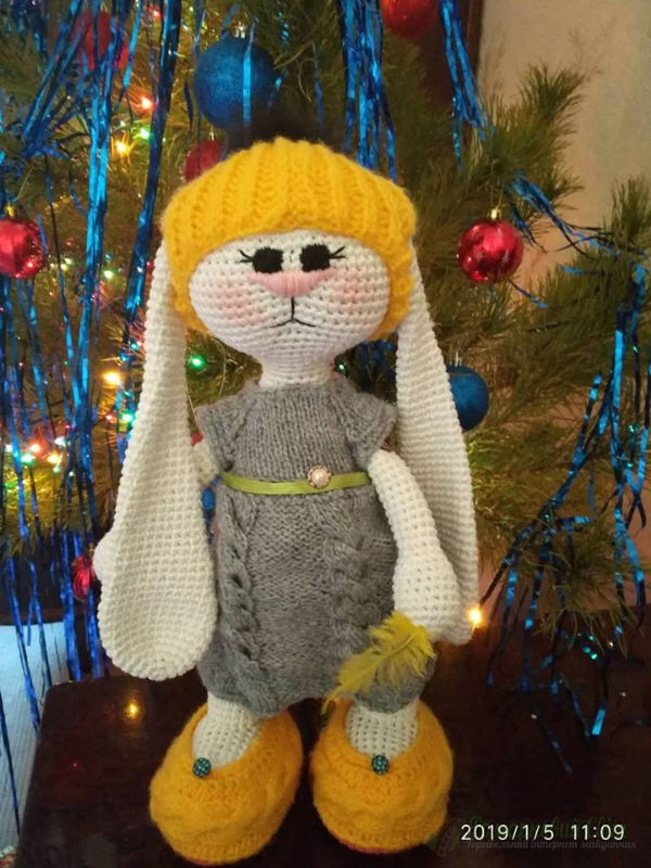 <div style=margin-left:10px><h1>Зайка Тильда вязаная крючком</h1><p><a href="/catalog/igrushki/">Iграшки</a> » <a href="/catalog/igrushki/myagkie/">М'які</a></p><i class="fa fa-map-marker"></i> Одесская область, Одесса<br /><br /><div class="socdata"><script src="//yastatic.net/es5-shims/0.0.2/es5-shims.min.js"></script>
                                            <script src="//yastatic.net/share2/share.js"></script>
                                            <div class="ya-share2" data-services="facebook,gplus,twitter,lj,viber,whatsapp,skype" data-counter=""></div></div>