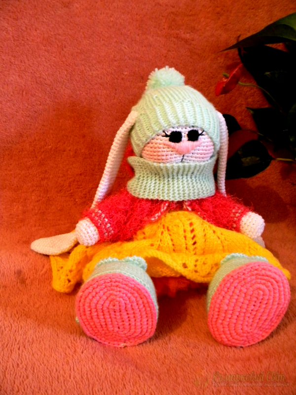 <div style=margin-left:10px><h1>Зайка Тильда</h1><p><a href="/catalog/igrushki/">Iграшки</a> » <a href="/catalog/igrushki/myagkie/">М'які</a></p><i class="fa fa-map-marker"></i> Одесская область, Одесса<br /><br /><div class="socdata"><script src="//yastatic.net/es5-shims/0.0.2/es5-shims.min.js"></script>
                                            <script src="//yastatic.net/share2/share.js"></script>
                                            <div class="ya-share2" data-services="facebook,gplus,twitter,lj,viber,whatsapp,skype" data-counter=""></div></div>