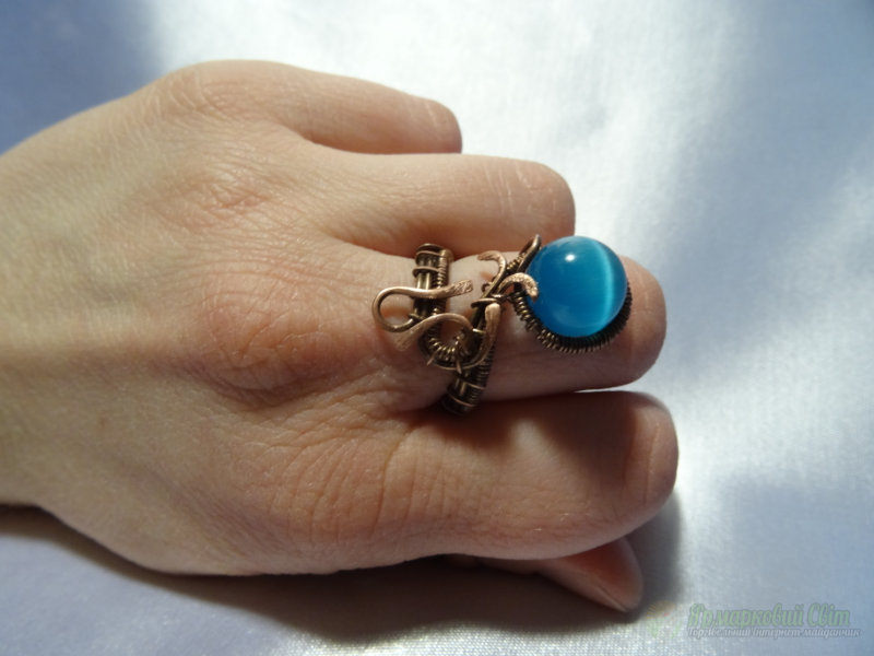 <div style=margin-left:10px><h1>Кольцо ручной работы</h1><p><a href="/catalog/bijuteriya/">Біжутерія</a> » <a href="/catalog/bijuteriya/kolca/">Кільця</a></p><i class="fa fa-map-marker"></i> Запорожская область, Запорожье<br /><br /><div class="socdata"><script src="//yastatic.net/es5-shims/0.0.2/es5-shims.min.js"></script>
                                            <script src="//yastatic.net/share2/share.js"></script>
                                            <div class="ya-share2" data-services="facebook,gplus,twitter,lj,viber,whatsapp,skype" data-counter=""></div></div>