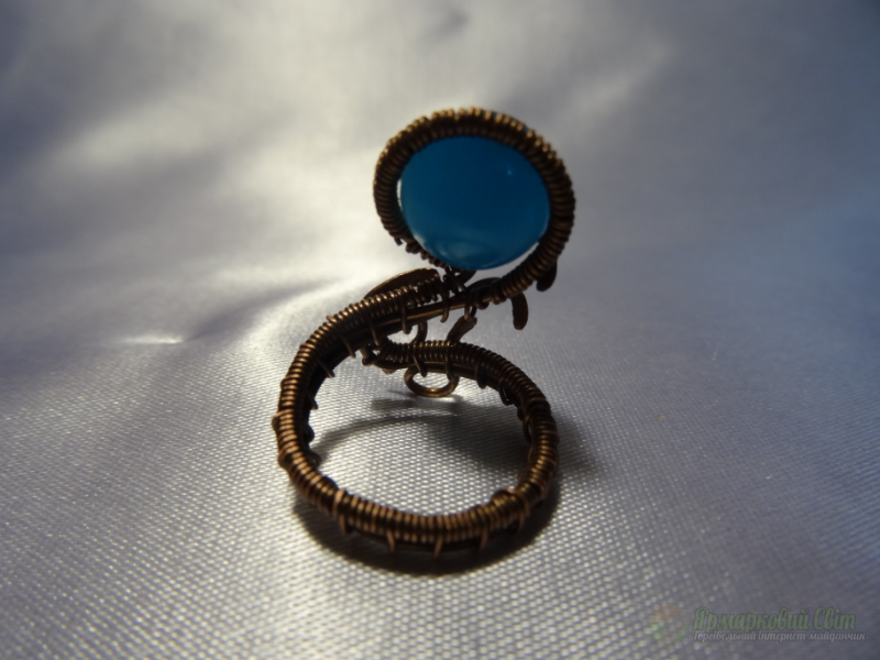 <div style=margin-left:10px><h1>Кольцо ручной работы</h1><p><a href="/catalog/bijuteriya/">Біжутерія</a> » <a href="/catalog/bijuteriya/kolca/">Кільця</a></p><i class="fa fa-map-marker"></i> Запорожская область, Запорожье<br /><br /><div class="socdata"><script src="//yastatic.net/es5-shims/0.0.2/es5-shims.min.js"></script>
                                            <script src="//yastatic.net/share2/share.js"></script>
                                            <div class="ya-share2" data-services="facebook,gplus,twitter,lj,viber,whatsapp,skype" data-counter=""></div></div>