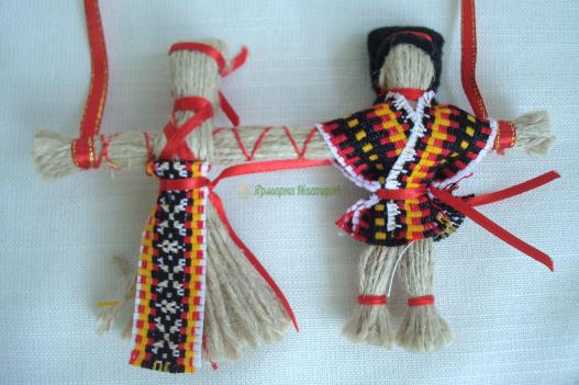 <div style=margin-left:10px><h1>Подарок-оберег "Неразлучники" Кукла-мотанка. Подарок в дом.Размер:11х17 см.</h1><p><a href="/catalog/podarki--suveniry/">Подарунки, сувеніри</a> » <a href="/catalog/podarki--suveniry/podarki/">Подарунки</a></p><i class="fa fa-map-marker"></i> Днепропетровская область, Днепропетровск<br /><br /><div class="socdata"><script src="//yastatic.net/es5-shims/0.0.2/es5-shims.min.js"></script>
                                            <script src="//yastatic.net/share2/share.js"></script>
                                            <div class="ya-share2" data-services="facebook,gplus,twitter,lj,viber,whatsapp,skype" data-counter=""></div></div>