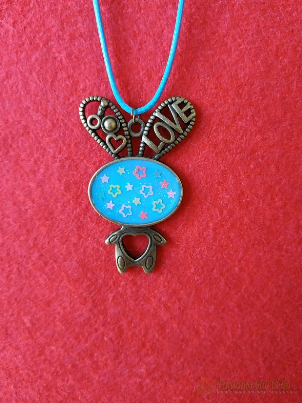 <div style=margin-left:10px><h1>Кулон из эпоксидной смолы</h1><p><a href="/catalog/bijuteriya/">Біжутерія</a> » <a href="/catalog/bijuteriya/kulony/">Кулони</a></p><i class="fa fa-map-marker"></i> Закарпатская область, Мукачево<br /><br /><div class="socdata"><script src="//yastatic.net/es5-shims/0.0.2/es5-shims.min.js"></script>
                                            <script src="//yastatic.net/share2/share.js"></script>
                                            <div class="ya-share2" data-services="facebook,gplus,twitter,lj,viber,whatsapp,skype" data-counter=""></div></div>