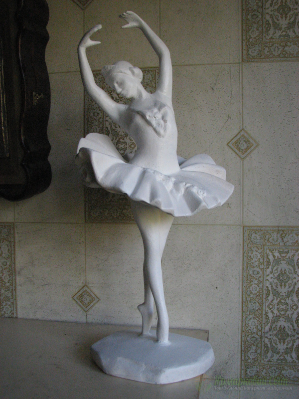 <div style=margin-left:10px><h1>Реставрирую керамические вазы и статуэтки. Качественно и профессионально.</h1><p><a href="/catalog/ukrasheniya/">Прикраси</a> » <a href="/catalog/ukrasheniya/podarki/">Подарунки</a></p><i class="fa fa-map-marker"></i> Киевская область, Киев<br /><br /><div class="socdata"><script src="//yastatic.net/es5-shims/0.0.2/es5-shims.min.js"></script>
                                            <script src="//yastatic.net/share2/share.js"></script>
                                            <div class="ya-share2" data-services="facebook,gplus,twitter,lj,viber,whatsapp,skype" data-counter=""></div></div>