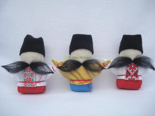 <div style=margin-left:10px><h1>Оберег для мужчин "Богач" Подарок в дом. Кукла-мотанка.</h1><p><a href="/catalog/podarki--suveniry/">Подарунки, сувеніри</a> » <a href="/catalog/podarki--suveniry/podarki/">Подарунки</a></p><i class="fa fa-map-marker"></i> Днепропетровская область, Днепропетровск<br /><br /><div class="socdata"><script src="//yastatic.net/es5-shims/0.0.2/es5-shims.min.js"></script>
                                            <script src="//yastatic.net/share2/share.js"></script>
                                            <div class="ya-share2" data-services="facebook,gplus,twitter,lj,viber,whatsapp,skype" data-counter=""></div></div>