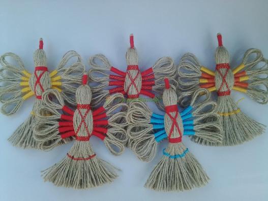 <div style=margin-left:10px><h1>Кукла-оберег "Птица счастья" Подарок. Handmade.</h1><p><a href="/catalog/podarki--suveniry/">Подарунки, сувеніри</a> » <a href="/catalog/podarki--suveniry/podarki/">Подарунки</a></p><i class="fa fa-map-marker"></i> Днепропетровская область, Днепропетровск<br /><br /><div class="socdata"><script src="//yastatic.net/es5-shims/0.0.2/es5-shims.min.js"></script>
                                            <script src="//yastatic.net/share2/share.js"></script>
                                            <div class="ya-share2" data-services="facebook,gplus,twitter,lj,viber,whatsapp,skype" data-counter=""></div></div>