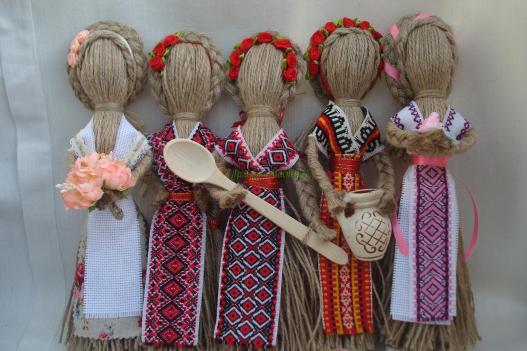 <div style=margin-left:10px><h1>Кукла-мотанка "Берегиня" Рост 22 см. Оберег в дом. Подарок.</h1><p><a href="/catalog/podarki--suveniry/">Подарунки, сувеніри</a> » <a href="/catalog/podarki--suveniry/podarki/">Подарунки</a></p><i class="fa fa-map-marker"></i> Днепропетровская область, Днепропетровск<br /><br /><div class="socdata"><script src="//yastatic.net/es5-shims/0.0.2/es5-shims.min.js"></script>
                                            <script src="//yastatic.net/share2/share.js"></script>
                                            <div class="ya-share2" data-services="facebook,gplus,twitter,lj,viber,whatsapp,skype" data-counter=""></div></div>