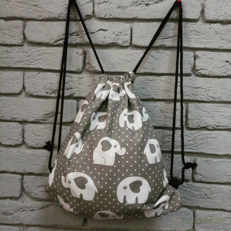 <div style=margin-left:10px><h1>Рюкзак-мешок "Большое сердце"</h1><p><a href="/catalog/shite/">Шиття</a> » <a href="/catalog/shite/tekstilnye-aksessuary/">Текстильні аксесуари</a></p><i class="fa fa-map-marker"></i> Киевская область, Киев<br /><br /><div class="socdata"><script src="//yastatic.net/es5-shims/0.0.2/es5-shims.min.js"></script>
                                            <script src="//yastatic.net/share2/share.js"></script>
                                            <div class="ya-share2" data-services="facebook,gplus,twitter,lj,viber,whatsapp,skype" data-counter=""></div></div>