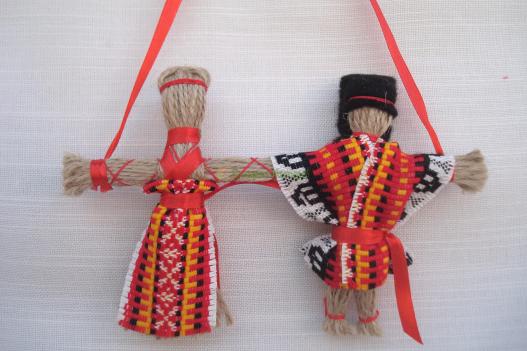 <div style=margin-left:10px><h1>Оберег-подарок "Неразлучники" Кукла-мотанка.Размер:15х21 см. </h1><p><a href="/catalog/podarki--suveniry/">Подарунки, сувеніри</a> » <a href="/catalog/podarki--suveniry/podarki/">Подарунки</a></p><i class="fa fa-map-marker"></i> Днепропетровская область, Днепропетровск<br /><br /><div class="socdata"><script src="//yastatic.net/es5-shims/0.0.2/es5-shims.min.js"></script>
                                            <script src="//yastatic.net/share2/share.js"></script>
                                            <div class="ya-share2" data-services="facebook,gplus,twitter,lj,viber,whatsapp,skype" data-counter=""></div></div>