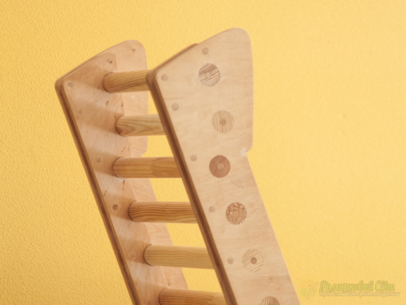 <div style=margin-left:10px><h1>детское кресло Dominate от #Tshaped</h1><p><a href="/catalog/dekor/">Декор</a> » <a href="/catalog/dekor/mebel/">Меблі</a></p><i class="fa fa-map-marker"></i> Киевская область, Киев<br /><br /><div class="socdata"><script src="//yastatic.net/es5-shims/0.0.2/es5-shims.min.js"></script>
                                            <script src="//yastatic.net/share2/share.js"></script>
                                            <div class="ya-share2" data-services="facebook,gplus,twitter,lj,viber,whatsapp,skype" data-counter=""></div></div>