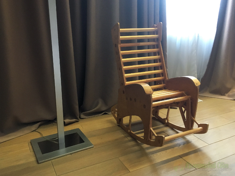 <div style=margin-left:10px><h1>детское кресло-качалка Balanced от #Tshaped</h1><p><a href="/catalog/dekor/">Декор</a> » <a href="/catalog/dekor/mebel/">Меблі</a></p><i class="fa fa-map-marker"></i> Киевская область, Киев<br /><br /><div class="socdata"><script src="//yastatic.net/es5-shims/0.0.2/es5-shims.min.js"></script>
                                            <script src="//yastatic.net/share2/share.js"></script>
                                            <div class="ya-share2" data-services="facebook,gplus,twitter,lj,viber,whatsapp,skype" data-counter=""></div></div>