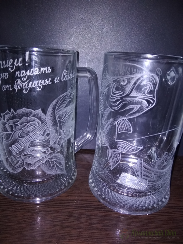 <div style=margin-left:10px><h1>Гравировка</h1><p><a href="/catalog/ukrasheniya/">Прикраси</a> » <a href="/catalog/ukrasheniya/podarki/">Подарунки</a></p><i class="fa fa-map-marker"></i> Полтавская область, Полтава<br /><br /><div class="socdata"><script src="//yastatic.net/es5-shims/0.0.2/es5-shims.min.js"></script>
                                            <script src="//yastatic.net/share2/share.js"></script>
                                            <div class="ya-share2" data-services="facebook,gplus,twitter,lj,viber,whatsapp,skype" data-counter=""></div></div>