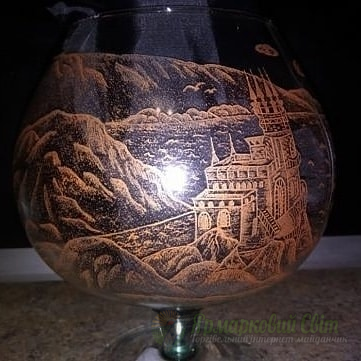 <div style=margin-left:10px><h1>Гравировка ручной роботы</h1><p><a href="/catalog/dekor/">Декор</a> » <a href="/catalog/dekor/posuda/">Посуд</a></p><i class="fa fa-map-marker"></i> Полтавская область, Полтава<br /><br /><div class="socdata"><script src="//yastatic.net/es5-shims/0.0.2/es5-shims.min.js"></script>
                                            <script src="//yastatic.net/share2/share.js"></script>
                                            <div class="ya-share2" data-services="facebook,gplus,twitter,lj,viber,whatsapp,skype" data-counter=""></div></div>