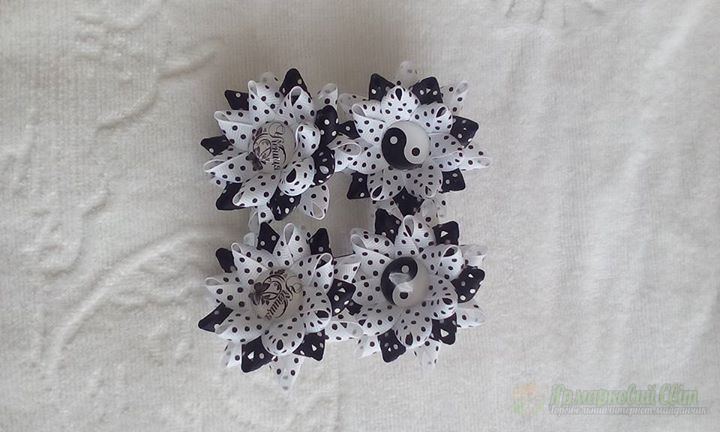 <div style=margin-left:10px><h1>Бантик зірочка</h1><p><a href="/catalog/aksessuary/">Аксесуари</a> » <a href="/catalog/aksessuary/banty/">Банти</a></p><i class="fa fa-map-marker"></i> Тернопольская область, Должанка<br /><br /><div class="socdata"><script src="//yastatic.net/es5-shims/0.0.2/es5-shims.min.js"></script>
                                            <script src="//yastatic.net/share2/share.js"></script>
                                            <div class="ya-share2" data-services="facebook,gplus,twitter,lj,viber,whatsapp,skype" data-counter=""></div></div>