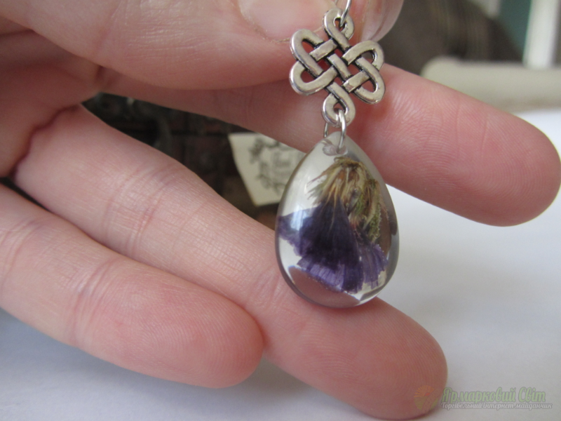 <div style=margin-left:10px><h1>Кулон</h1><p><a href="/catalog/ukrasheniya/">Прикраси</a> » <a href="/catalog/ukrasheniya/aksessuary/">Аксесуари</a></p><i class="fa fa-map-marker"></i> Киевская область, Киев<br /><br /><div class="socdata"><script src="//yastatic.net/es5-shims/0.0.2/es5-shims.min.js"></script>
                                            <script src="//yastatic.net/share2/share.js"></script>
                                            <div class="ya-share2" data-services="facebook,gplus,twitter,lj,viber,whatsapp,skype" data-counter=""></div></div>