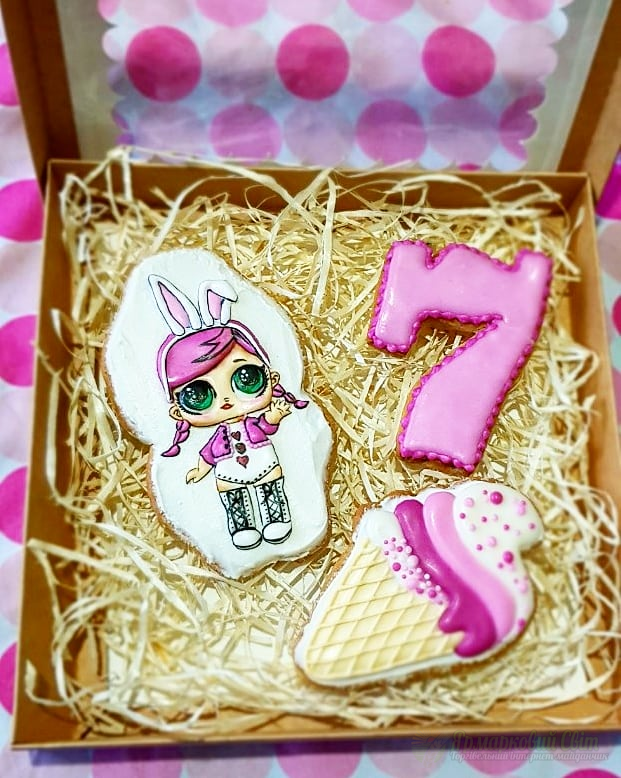 <div style=margin-left:10px><h1>Имбирные пряники</h1><p><a href="/catalog/podarki--suveniry/">Подарунки, сувеніри</a> » <a href="/catalog/podarki--suveniry/podarki/">Подарунки</a></p><i class="fa fa-map-marker"></i> Днепропетровская область, Днепропетровск<br /><br /><div class="socdata"><script src="//yastatic.net/es5-shims/0.0.2/es5-shims.min.js"></script>
                                            <script src="//yastatic.net/share2/share.js"></script>
                                            <div class="ya-share2" data-services="facebook,gplus,twitter,lj,viber,whatsapp,skype" data-counter=""></div></div>