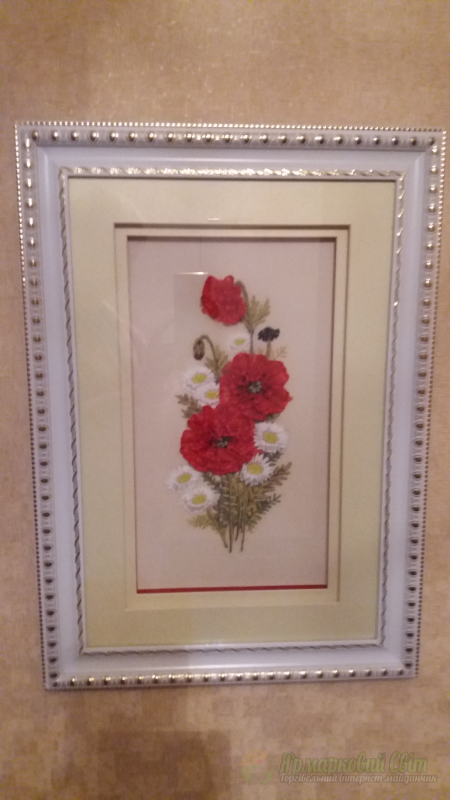 <div style=margin-left:10px><h1>Картина "Маки"</h1><p><a href="/catalog/kartiny/">Картини</a> » <a href="/catalog/kartiny/vyshitye/">Вишиті</a></p><i class="fa fa-map-marker"></i> Николаевская область, Николаев<br /><br /><div class="socdata"><script src="//yastatic.net/es5-shims/0.0.2/es5-shims.min.js"></script>
                                            <script src="//yastatic.net/share2/share.js"></script>
                                            <div class="ya-share2" data-services="facebook,gplus,twitter,lj,viber,whatsapp,skype" data-counter=""></div></div>