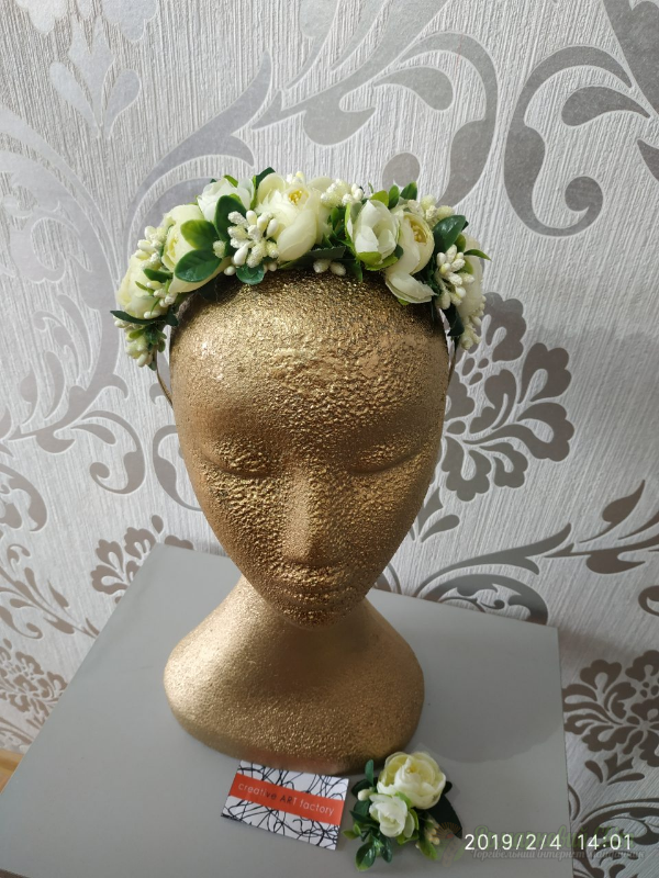 <div style=margin-left:10px><h1>Обруч с цветами эйвори Hair band from metal with ivory</h1><p><a href="/catalog/aksessuary/">Аксесуари</a> » <a href="/catalog/aksessuary/obruchi/">Обручі</a></p><i class="fa fa-map-marker"></i> Винницкая область, Винница<br /><br /><div class="socdata"><script src="//yastatic.net/es5-shims/0.0.2/es5-shims.min.js"></script>
                                            <script src="//yastatic.net/share2/share.js"></script>
                                            <div class="ya-share2" data-services="facebook,gplus,twitter,lj,viber,whatsapp,skype" data-counter=""></div></div>