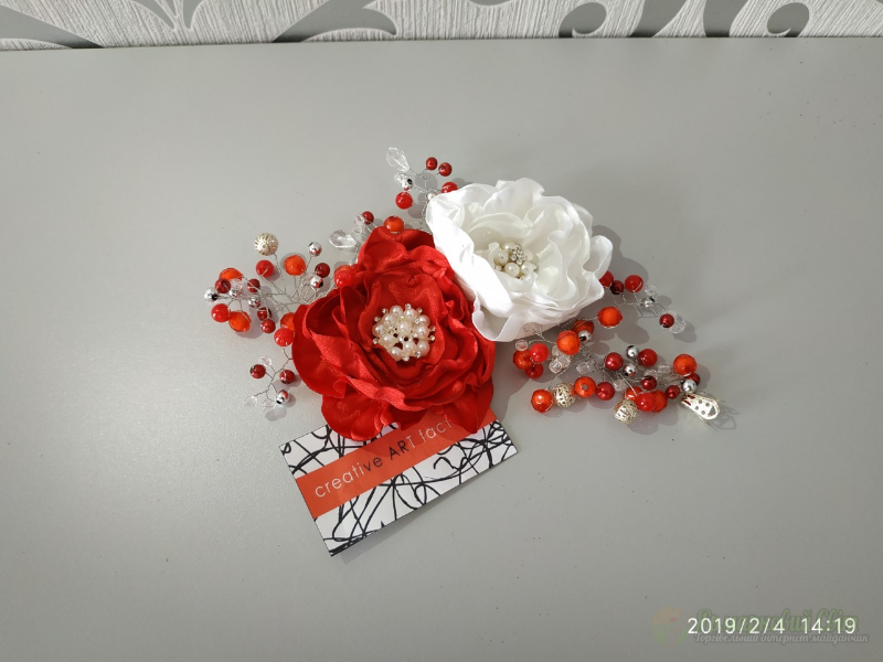 <div style=margin-left:10px><h1>Украшения в прическу цветок с веточкой из бусин</h1><p><a href="/catalog/aksessuary/">Аксесуари</a> » <a href="/catalog/aksessuary/zakolki--zajimy/">Шпильки, затискачі</a></p><i class="fa fa-map-marker"></i> Винницкая область, Винница<br /><br /><div class="socdata"><script src="//yastatic.net/es5-shims/0.0.2/es5-shims.min.js"></script>
                                            <script src="//yastatic.net/share2/share.js"></script>
                                            <div class="ya-share2" data-services="facebook,gplus,twitter,lj,viber,whatsapp,skype" data-counter=""></div></div>