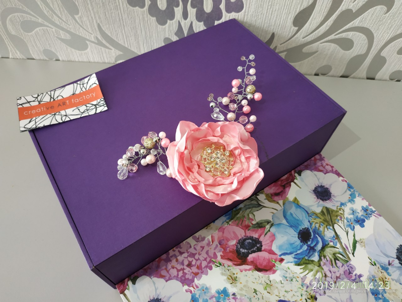 <div style=margin-left:10px><h1>Украшение веточка в прическу. Цветок розовый с бусинами</h1><p><a href="/catalog/aksessuary/">Аксесуари</a> » <a href="/catalog/aksessuary/zakolki--zajimy/">Шпильки, затискачі</a></p><i class="fa fa-map-marker"></i> Винницкая область, Винница<br /><br /><div class="socdata"><script src="//yastatic.net/es5-shims/0.0.2/es5-shims.min.js"></script>
                                            <script src="//yastatic.net/share2/share.js"></script>
                                            <div class="ya-share2" data-services="facebook,gplus,twitter,lj,viber,whatsapp,skype" data-counter=""></div></div>