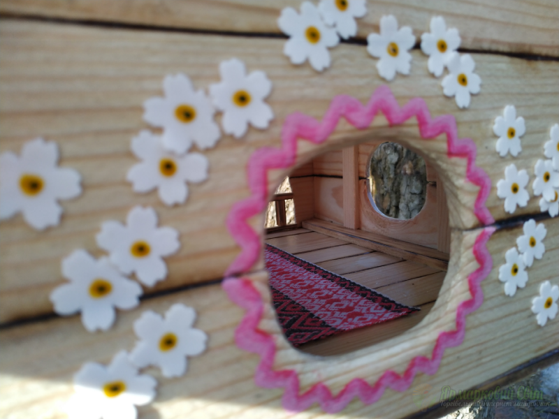 <div style=margin-left:10px><h1>Кормушка для птиц.</h1><p><a href="/catalog/valyanie/">Валяння</a> » <a href="/catalog/valyanie/obschee/">Загальне</a></p><i class="fa fa-map-marker"></i> Днепропетровская область, Днепропетровск<br /><br /><div class="socdata"><script src="//yastatic.net/es5-shims/0.0.2/es5-shims.min.js"></script>
                                            <script src="//yastatic.net/share2/share.js"></script>
                                            <div class="ya-share2" data-services="facebook,gplus,twitter,lj,viber,whatsapp,skype" data-counter=""></div></div>