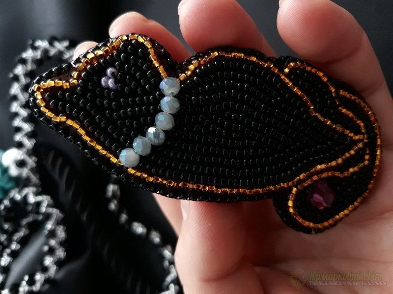 <div style=margin-left:10px><h1>Брошка</h1><p><a href="/catalog/ukrasheniya/">Прикраси</a> » <a href="/catalog/ukrasheniya/aksessuary/">Аксесуари</a></p><i class="fa fa-map-marker"></i> Волынская область, Луцк<br /><br /><div class="socdata"><script src="//yastatic.net/es5-shims/0.0.2/es5-shims.min.js"></script>
                                            <script src="//yastatic.net/share2/share.js"></script>
                                            <div class="ya-share2" data-services="facebook,gplus,twitter,lj,viber,whatsapp,skype" data-counter=""></div></div>