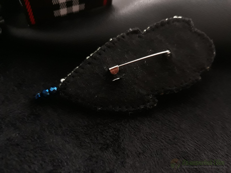 <div style=margin-left:10px><h1>Брошка</h1><p><a href="/catalog/ukrasheniya/">Прикраси</a> » <a href="/catalog/ukrasheniya/aksessuary/">Аксесуари</a></p><i class="fa fa-map-marker"></i> Волынская область, Луцк<br /><br /><div class="socdata"><script src="//yastatic.net/es5-shims/0.0.2/es5-shims.min.js"></script>
                                            <script src="//yastatic.net/share2/share.js"></script>
                                            <div class="ya-share2" data-services="facebook,gplus,twitter,lj,viber,whatsapp,skype" data-counter=""></div></div>