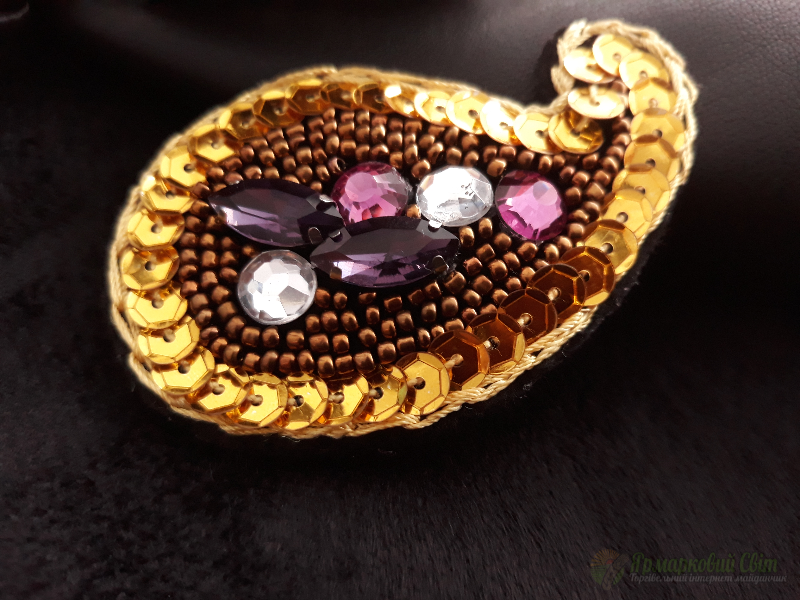 <div style=margin-left:10px><h1>Брошка</h1><p><a href="/catalog/ukrasheniya/">Прикраси</a> » <a href="/catalog/ukrasheniya/aksessuary/">Аксесуари</a></p><i class="fa fa-map-marker"></i> Волынская область, Луцк<br /><br /><div class="socdata"><script src="//yastatic.net/es5-shims/0.0.2/es5-shims.min.js"></script>
                                            <script src="//yastatic.net/share2/share.js"></script>
                                            <div class="ya-share2" data-services="facebook,gplus,twitter,lj,viber,whatsapp,skype" data-counter=""></div></div>