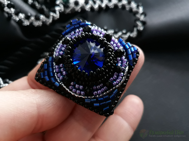 <div style=margin-left:10px><h1>Брошка</h1><p><a href="/catalog/ukrasheniya/">Прикраси</a> » <a href="/catalog/ukrasheniya/aksessuary/">Аксесуари</a></p><i class="fa fa-map-marker"></i> Волынская область, Луцк<br /><br /><div class="socdata"><script src="//yastatic.net/es5-shims/0.0.2/es5-shims.min.js"></script>
                                            <script src="//yastatic.net/share2/share.js"></script>
                                            <div class="ya-share2" data-services="facebook,gplus,twitter,lj,viber,whatsapp,skype" data-counter=""></div></div>