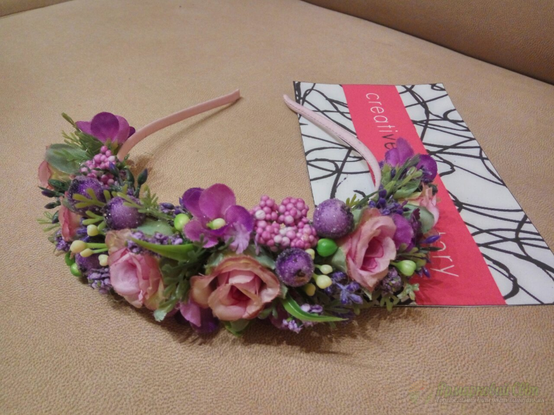 <div style=margin-left:10px><h1>Веночек с цветами. Обруч с цветами фиолетовый сиреневый розовый</h1><p><a href="/catalog/aksessuary/">Аксесуари</a> » <a href="/catalog/aksessuary/obruchi/">Обручі</a></p><i class="fa fa-map-marker"></i> Винницкая область, Винница<br /><br /><div class="socdata"><script src="//yastatic.net/es5-shims/0.0.2/es5-shims.min.js"></script>
                                            <script src="//yastatic.net/share2/share.js"></script>
                                            <div class="ya-share2" data-services="facebook,gplus,twitter,lj,viber,whatsapp,skype" data-counter=""></div></div>