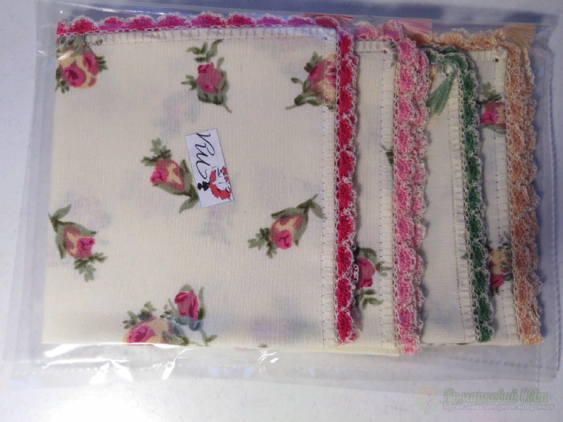 <div style=margin-left:10px><h1>Дамский платочек (набор 4 шт)</h1><p><a href="/catalog/shite/">Шиття</a> » <a href="/catalog/shite/tekstilnye-aksessuary/">Текстильні аксесуари</a></p><i class="fa fa-map-marker"></i> Донецкая область, Доброполье<br /><br /><div class="socdata"><script src="//yastatic.net/es5-shims/0.0.2/es5-shims.min.js"></script>
                                            <script src="//yastatic.net/share2/share.js"></script>
                                            <div class="ya-share2" data-services="facebook,gplus,twitter,lj,viber,whatsapp,skype" data-counter=""></div></div>