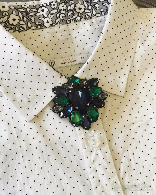 <div style=margin-left:10px><h1>Брошь, брошка, брош-орден ручной работы </h1><p><a href="/catalog/ukrasheniya/">Прикраси</a> » <a href="/catalog/ukrasheniya/aksessuary/">Аксесуари</a></p><i class="fa fa-map-marker"></i> Киевская область, Киев<br /><br /><div class="socdata"><script src="//yastatic.net/es5-shims/0.0.2/es5-shims.min.js"></script>
                                            <script src="//yastatic.net/share2/share.js"></script>
                                            <div class="ya-share2" data-services="facebook,gplus,twitter,lj,viber,whatsapp,skype" data-counter=""></div></div>