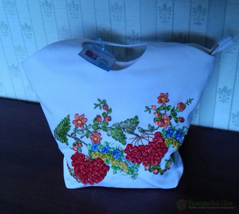 <div style=margin-left:10px><h1>Летняя сумочка </h1><p><a href="/catalog/ukrasheniya/">Прикраси</a> » <a href="/catalog/ukrasheniya/aksessuary/">Аксесуари</a></p><i class="fa fa-map-marker"></i> Львовская область, Старый Самбор<br /><br /><div class="socdata"><script src="//yastatic.net/es5-shims/0.0.2/es5-shims.min.js"></script>
                                            <script src="//yastatic.net/share2/share.js"></script>
                                            <div class="ya-share2" data-services="facebook,gplus,twitter,lj,viber,whatsapp,skype" data-counter=""></div></div>