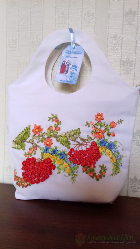 <div style=margin-left:10px><h1>Летняя сумочка </h1><p><a href="/catalog/ukrasheniya/">Прикраси</a> » <a href="/catalog/ukrasheniya/aksessuary/">Аксесуари</a></p><i class="fa fa-map-marker"></i> Львовская область, Старый Самбор<br /><br /><div class="socdata"><script src="//yastatic.net/es5-shims/0.0.2/es5-shims.min.js"></script>
                                            <script src="//yastatic.net/share2/share.js"></script>
                                            <div class="ya-share2" data-services="facebook,gplus,twitter,lj,viber,whatsapp,skype" data-counter=""></div></div>