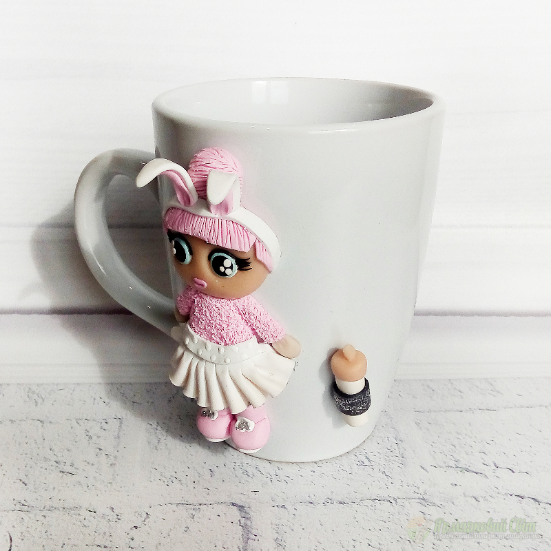 <div style=margin-left:10px><h1>Кукла LOL из полимерной глины на чашке</h1><p><a href="/catalog/dekor/">Декор</a> » <a href="/catalog/dekor/posuda/">Посуд</a></p><i class="fa fa-map-marker"></i> Донецкая область, Мариуполь<br /><br /><div class="socdata"><script src="//yastatic.net/es5-shims/0.0.2/es5-shims.min.js"></script>
                                            <script src="//yastatic.net/share2/share.js"></script>
                                            <div class="ya-share2" data-services="facebook,gplus,twitter,lj,viber,whatsapp,skype" data-counter=""></div></div>