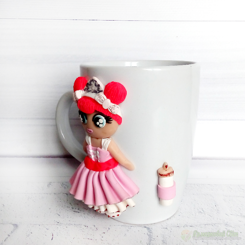 <div style=margin-left:10px><h1>Чашка в подарок девочке с куклой LOL</h1><p><a href="/catalog/dekor/">Декор</a> » <a href="/catalog/dekor/posuda/">Посуд</a></p><i class="fa fa-map-marker"></i> Донецкая область, Мариуполь<br /><br /><div class="socdata"><script src="//yastatic.net/es5-shims/0.0.2/es5-shims.min.js"></script>
                                            <script src="//yastatic.net/share2/share.js"></script>
                                            <div class="ya-share2" data-services="facebook,gplus,twitter,lj,viber,whatsapp,skype" data-counter=""></div></div>