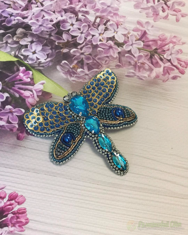 <div style=margin-left:10px><h1>Брошь стекоза</h1><p><a href="/catalog/ukrasheniya/">Прикраси</a> » <a href="/catalog/ukrasheniya/aksessuary/">Аксесуари</a></p><i class="fa fa-map-marker"></i> Киевская область, Киев<br /><br /><div class="socdata"><script src="//yastatic.net/es5-shims/0.0.2/es5-shims.min.js"></script>
                                            <script src="//yastatic.net/share2/share.js"></script>
                                            <div class="ya-share2" data-services="facebook,gplus,twitter,lj,viber,whatsapp,skype" data-counter=""></div></div>