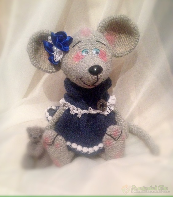 <div style=margin-left:10px><h1>Мышки парный подарок</h1><p><a href="/catalog/igrushki/">Iграшки</a> » <a href="/catalog/igrushki/myagkie/">М'які</a></p><i class="fa fa-map-marker"></i> Черкасская область, Каменка<br /><br /><div class="socdata"><script src="//yastatic.net/es5-shims/0.0.2/es5-shims.min.js"></script>
                                            <script src="//yastatic.net/share2/share.js"></script>
                                            <div class="ya-share2" data-services="facebook,gplus,twitter,lj,viber,whatsapp,skype" data-counter=""></div></div>