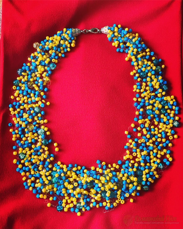 <div style=margin-left:10px><h1>Воздушные бусы ′Красота′</h1><p><a href="/catalog/bijuteriya/">Біжутерія</a> » <a href="/catalog/bijuteriya/kole--ojerele/">Кольє, намисто</a></p><i class="fa fa-map-marker"></i> Киевская область, Киев<br /><br /><div class="socdata"><script src="//yastatic.net/es5-shims/0.0.2/es5-shims.min.js"></script>
                                            <script src="//yastatic.net/share2/share.js"></script>
                                            <div class="ya-share2" data-services="facebook,gplus,twitter,lj,viber,whatsapp,skype" data-counter=""></div></div>