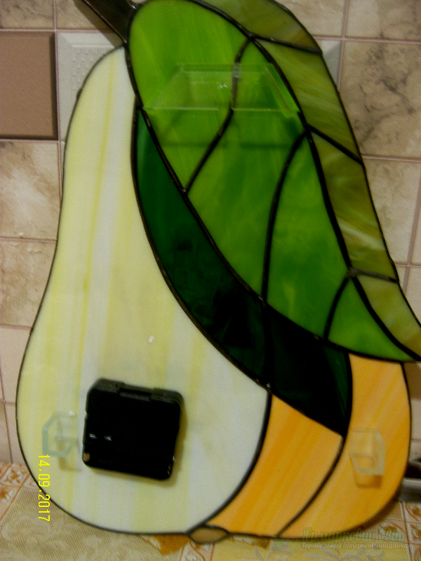 <div style=margin-left:10px><h1>Часы настенные "Груша" ручной работы</h1><p><a href="/catalog/dekor/">Декор</a> » <a href="/catalog/dekor/drugoe/">Iнше</a></p><i class="fa fa-map-marker"></i> Сумская область, Сумы<br /><br /><div class="socdata"><script src="//yastatic.net/es5-shims/0.0.2/es5-shims.min.js"></script>
                                            <script src="//yastatic.net/share2/share.js"></script>
                                            <div class="ya-share2" data-services="facebook,gplus,twitter,lj,viber,whatsapp,skype" data-counter=""></div></div>