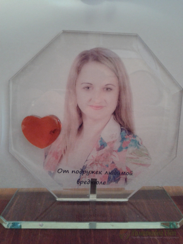 <div style=margin-left:10px><h1>Фотокристаллы ручной работы </h1><p><a href="/catalog/podarki--suveniry/">Подарунки, сувеніри</a> » <a href="/catalog/podarki--suveniry/suveniry/">Сувеніри</a></p><i class="fa fa-map-marker"></i> Сумская область, Сумы<br /><br /><div class="socdata"><script src="//yastatic.net/es5-shims/0.0.2/es5-shims.min.js"></script>
                                            <script src="//yastatic.net/share2/share.js"></script>
                                            <div class="ya-share2" data-services="facebook,gplus,twitter,lj,viber,whatsapp,skype" data-counter=""></div></div>