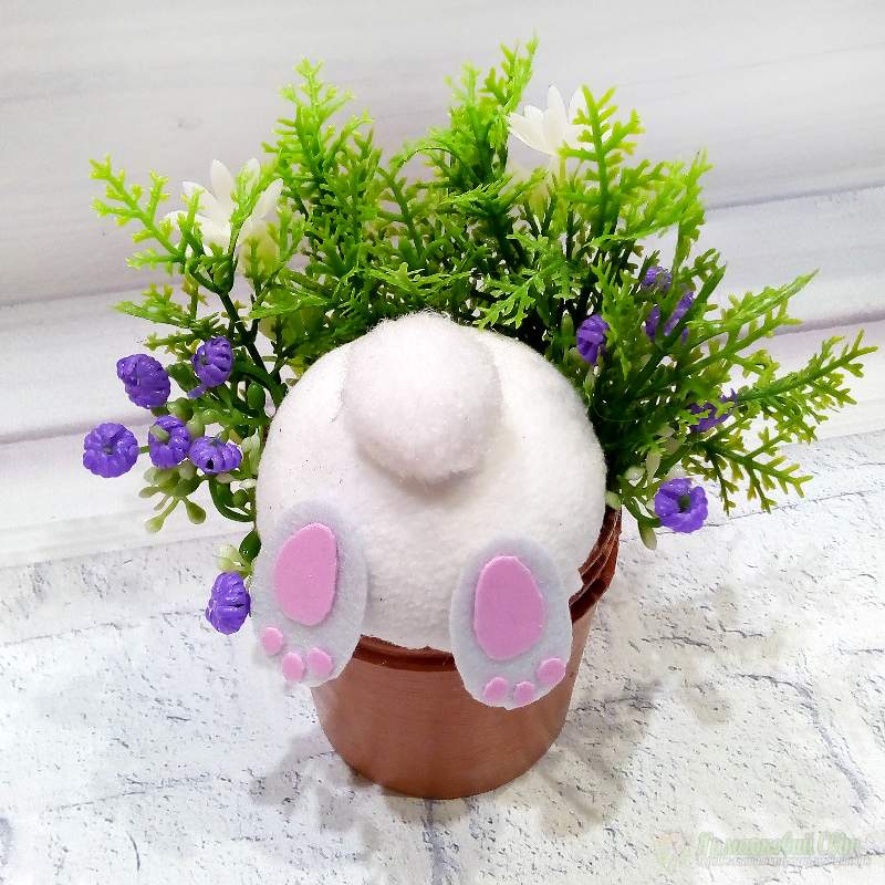 <div style=margin-left:10px><h1>Пасхальный кролик в горшке с цветами Подарок на пасху </h1><p><a href="/catalog/podarki--suveniry/">Подарунки, сувеніри</a> » <a href="/catalog/podarki--suveniry/podarki/">Подарунки</a></p><i class="fa fa-map-marker"></i> Донецкая область, Мариуполь<br /><br /><div class="socdata"><script src="//yastatic.net/es5-shims/0.0.2/es5-shims.min.js"></script>
                                            <script src="//yastatic.net/share2/share.js"></script>
                                            <div class="ya-share2" data-services="facebook,gplus,twitter,lj,viber,whatsapp,skype" data-counter=""></div></div>