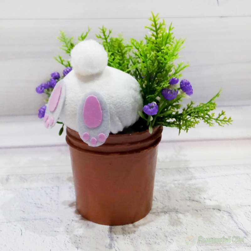 <div style=margin-left:10px><h1>Пасхальный кролик в горшке с цветами Подарок на пасху </h1><p><a href="/catalog/podarki--suveniry/">Подарунки, сувеніри</a> » <a href="/catalog/podarki--suveniry/podarki/">Подарунки</a></p><i class="fa fa-map-marker"></i> Донецкая область, Мариуполь<br /><br /><div class="socdata"><script src="//yastatic.net/es5-shims/0.0.2/es5-shims.min.js"></script>
                                            <script src="//yastatic.net/share2/share.js"></script>
                                            <div class="ya-share2" data-services="facebook,gplus,twitter,lj,viber,whatsapp,skype" data-counter=""></div></div>