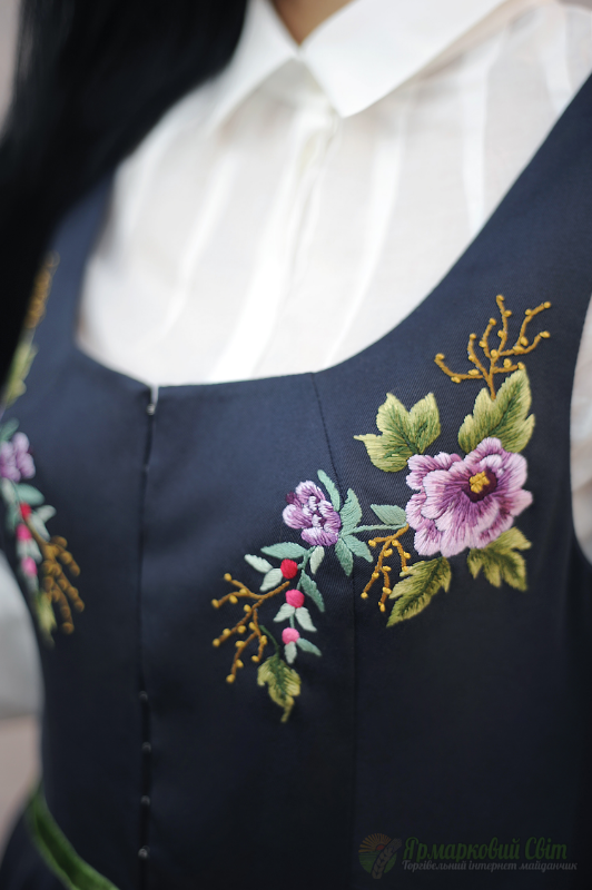 <div style=margin-left:10px><h1>Вышитый костюм "Славянская роскошь" комплект в этно-стиле </h1><p><a href="/catalog/shite/">Шиття</a> » <a href="/catalog/shite/shite--odejda/">Шиття, одяг</a></p><i class="fa fa-map-marker"></i> Винницкая область, Винница<br /><br /><div class="socdata"><script src="//yastatic.net/es5-shims/0.0.2/es5-shims.min.js"></script>
                                            <script src="//yastatic.net/share2/share.js"></script>
                                            <div class="ya-share2" data-services="facebook,gplus,twitter,lj,viber,whatsapp,skype" data-counter=""></div></div>