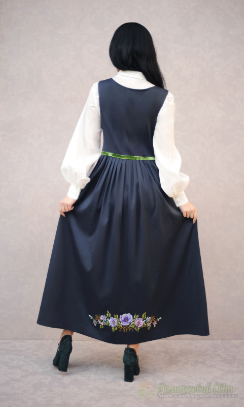 <div style=margin-left:10px><h1>Вышитый костюм "Славянская роскошь" комплект в этно-стиле </h1><p><a href="/catalog/shite/">Шиття</a> » <a href="/catalog/shite/shite--odejda/">Шиття, одяг</a></p><i class="fa fa-map-marker"></i> Винницкая область, Винница<br /><br /><div class="socdata"><script src="//yastatic.net/es5-shims/0.0.2/es5-shims.min.js"></script>
                                            <script src="//yastatic.net/share2/share.js"></script>
                                            <div class="ya-share2" data-services="facebook,gplus,twitter,lj,viber,whatsapp,skype" data-counter=""></div></div>