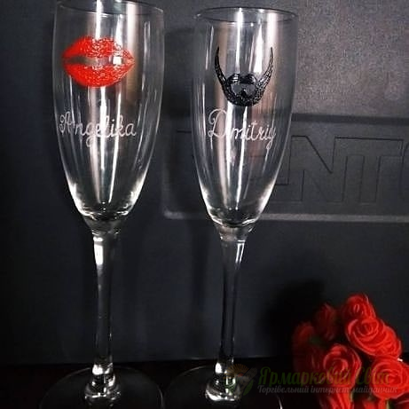 <div style=margin-left:10px><h1>Бокалы свадебные</h1><p><a href="/catalog/kartiny/">Картини</a> » <a href="/catalog/kartiny/na-stekle/">На склі</a></p><i class="fa fa-map-marker"></i> Полтавская область, Полтава<br /><br /><div class="socdata"><script src="//yastatic.net/es5-shims/0.0.2/es5-shims.min.js"></script>
                                            <script src="//yastatic.net/share2/share.js"></script>
                                            <div class="ya-share2" data-services="facebook,gplus,twitter,lj,viber,whatsapp,skype" data-counter=""></div></div>