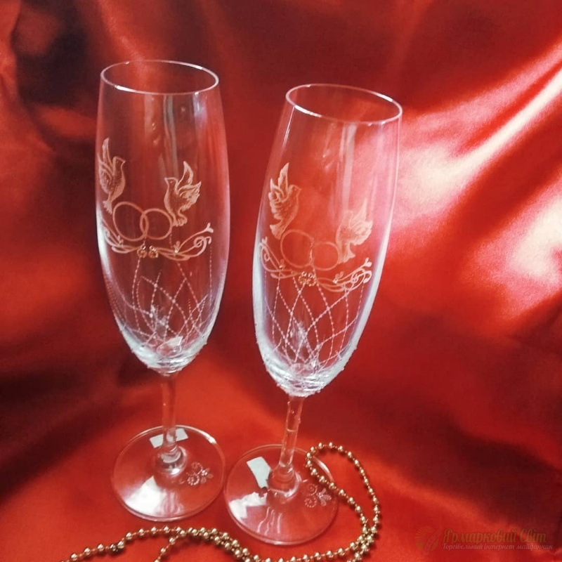 <div style=margin-left:10px><h1>Бокалы свадебные</h1><p><a href="/catalog/kartiny/">Картини</a> » <a href="/catalog/kartiny/na-stekle/">На склі</a></p><i class="fa fa-map-marker"></i> Полтавская область, Полтава<br /><br /><div class="socdata"><script src="//yastatic.net/es5-shims/0.0.2/es5-shims.min.js"></script>
                                            <script src="//yastatic.net/share2/share.js"></script>
                                            <div class="ya-share2" data-services="facebook,gplus,twitter,lj,viber,whatsapp,skype" data-counter=""></div></div>